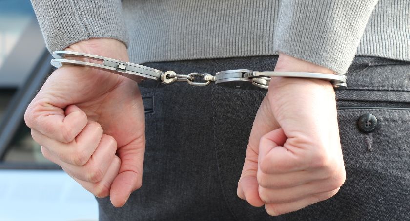 Ułatwiali cudzoziemcom pobyt na terytorium Polski. Trzy osoby zatrzymane
