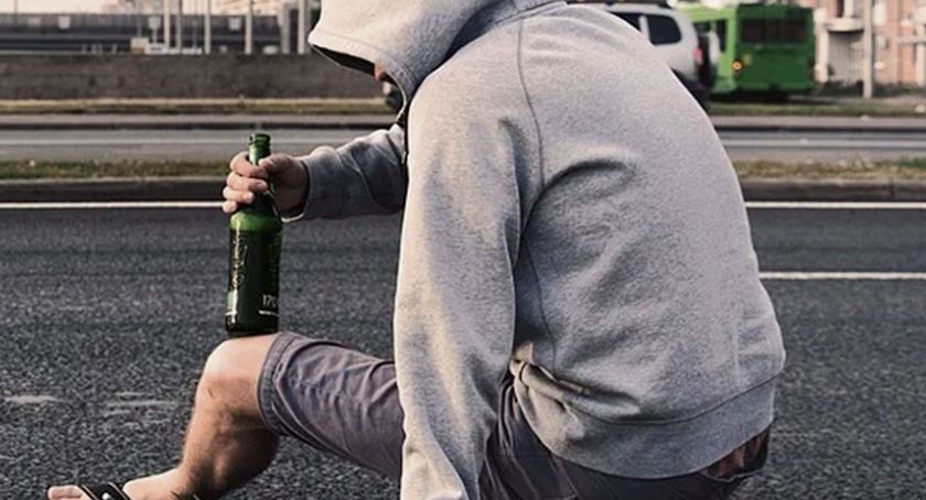  Jak pomóc alkoholikowi? Historia z płockich okolic jest jedną z wielu podobnych...
