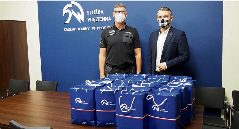 Strażnicy oddali osocze. Osadzeni uszyli maseczki dla medyków z Sierpca