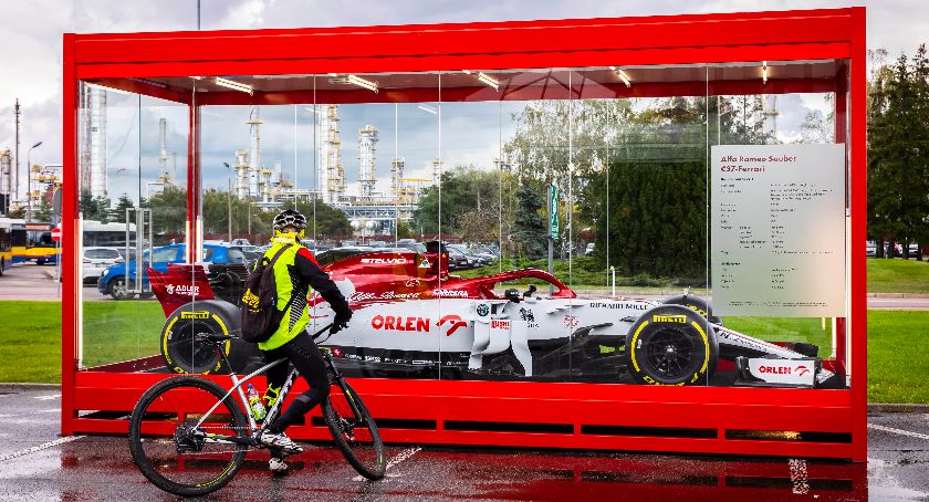 Był w Płocku, Krakowie, Wrocławiu... Bolid Alfa Romeo Racing ORLEN