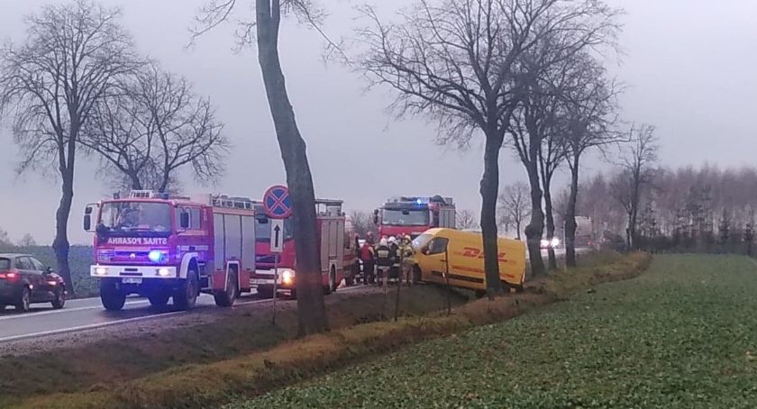 Kurier zatrzymał się w rowie. Wahadło w Tchorzu