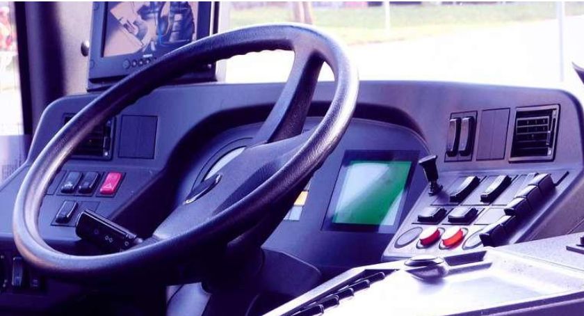 Zmiany w kursowaniu autobusów podmiejskich. Jak pojadą w niedziele i święta?