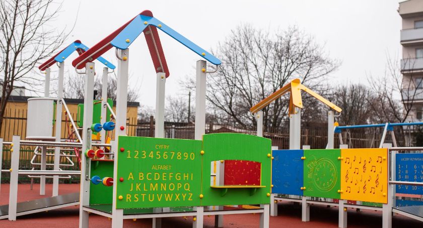 W centrum Płocka powstał kolejny plac zabaw