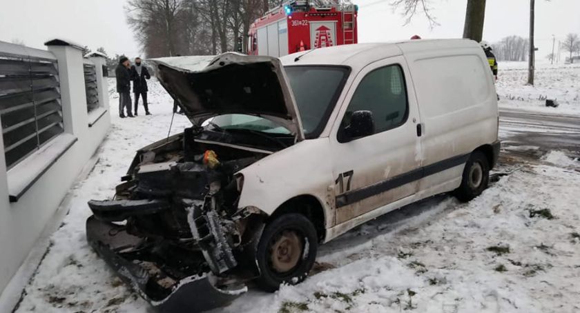 Ślizgawica na drogach. Kierowcy tańczą na lodzie
