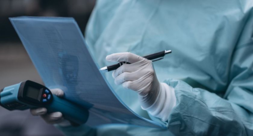 Koronawirus: poniedziałek, 1 lutego. Poniedziałek ze znacznym spadkiem ilości zakażeń. W Płocku i powiecie płockim 5 osób