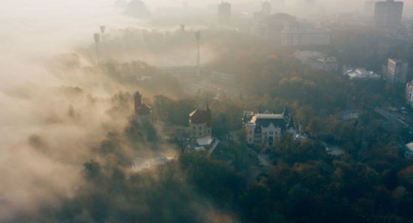 Ryzyko infekcji oddechowych, gorsze samopoczucie... Wszystko przez złą jakość powietrza, poziomy alarmowe mogą zostać przekroczone