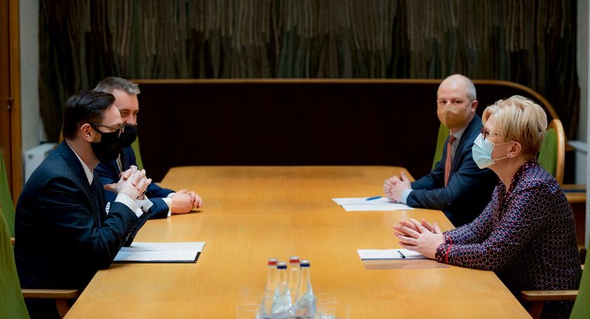 Będzie więcej benzyny z Możejek? Prezes PKN ORLEN na spotkaniu z premier Litwy