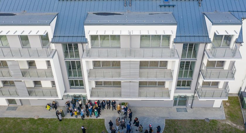 Koniec inwestycji przy ul. Królewieckiej 18. Lokatorzy dostali klucze
