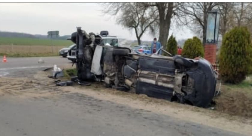 74-latek nie ustąpił pierwszeństwa. 4 osoby w szpitalu
