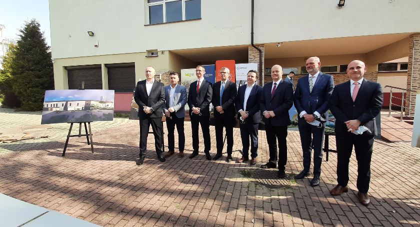 Umowa na projekt i budowę aquaparku podpisana