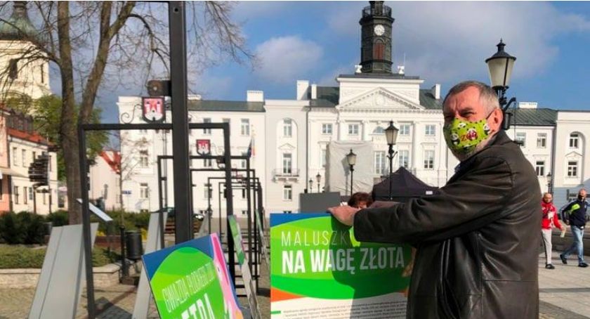 Dyrektor ZOO urzędował dziś przed ratuszem. Działania zakończyły się sukcesem! 