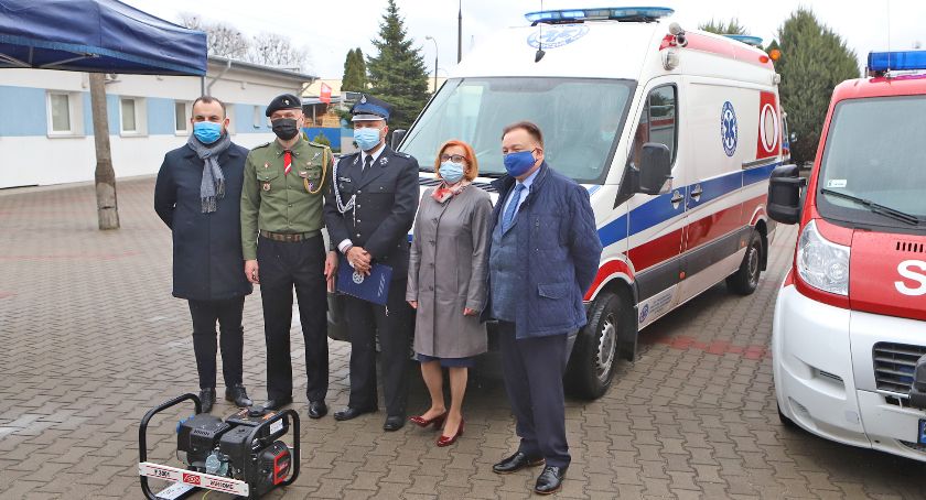 Strażacy z OSP na Podolszycach mają ratowniczego Volkswagena. To prezent od płockich ratowników