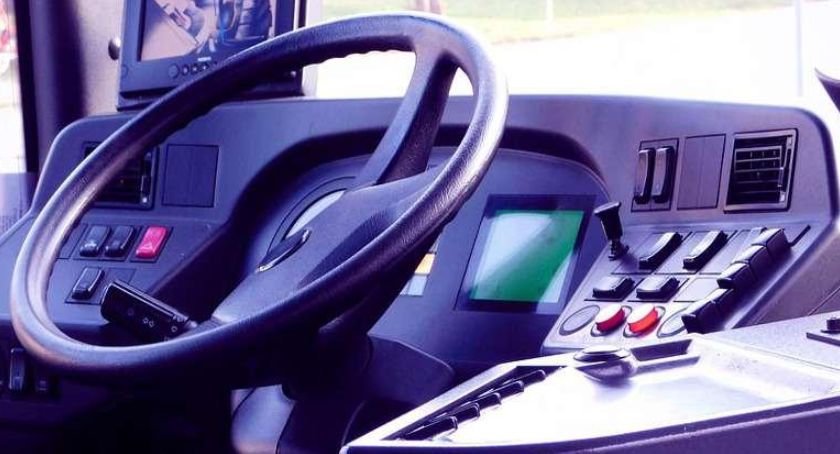 Wracają kolejne kursy autobusów