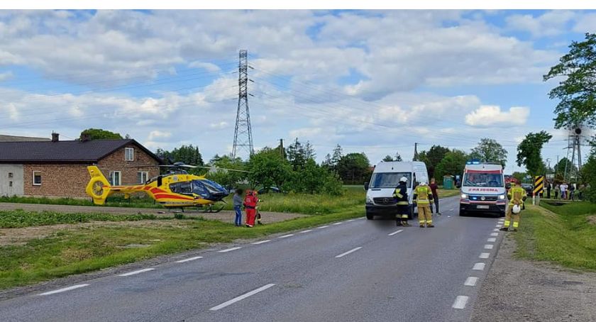 Chłopiec pod kołami samochodu. Do szpitala zabrał go śmigłowiec