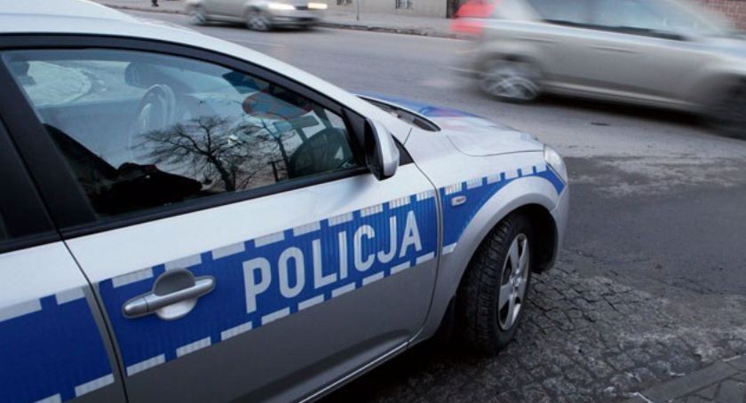 Utrudnienia na DK-62. Motocykl w rowie i kolizja osobówek  