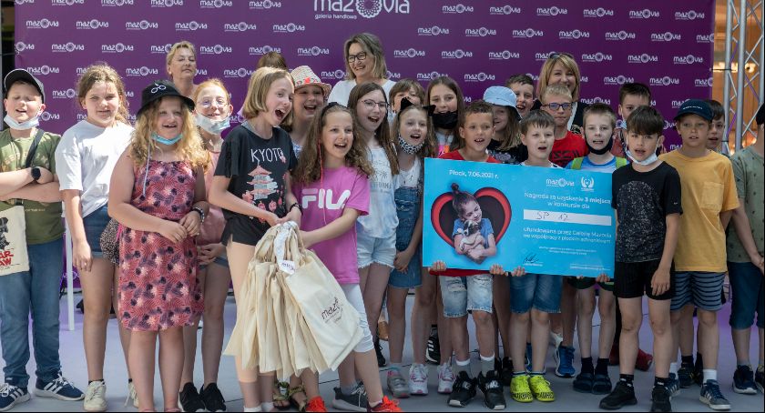 Dzieci zachęcały do adopcji psów. Roztrzygnięcie konkursu w Galerii Mazovia