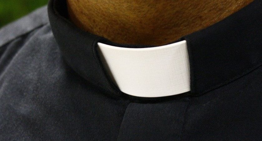 Sądowy wyrok 6 lat więzienia dla księdza. Kuria przeprasza