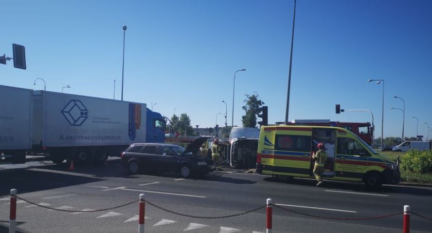 Kolizja na „dzwonie”. Są utrudnienia