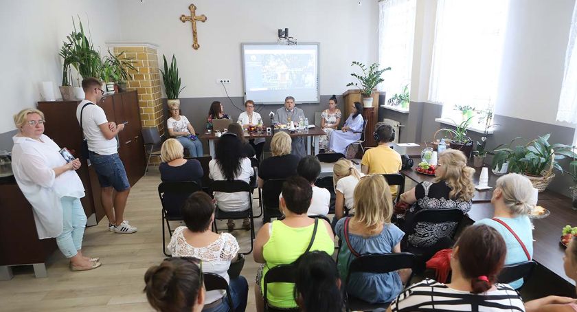Terapia z alpakami, leczenie miodem, obiady dla bezdomnych i wyjątkowy chleb. To wszystko w Centrum Integracji Społecznej u Mariawitów