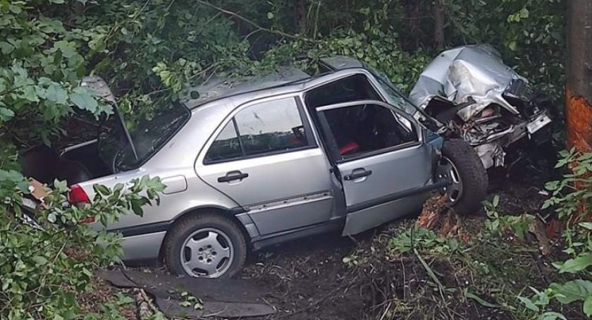 3 promile, mercedes i drzewo. Wyjątkowo zła mieszanka