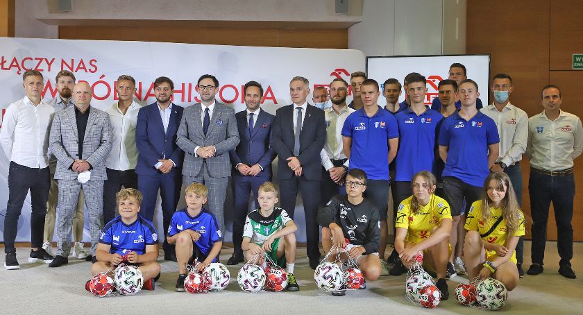 PKN ORLEN podpisał umowy z płockimi klubami sportowymi [ZDJĘCIA, FILM]