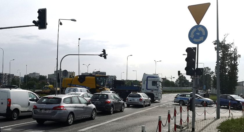 Uważajcie na rondzie Wojska Polskiego. Brak świateł od rana i pierwsze efekty 