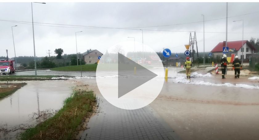 Rzeka zamiast drogi. Fatalna sytuacja na DW 575 [FILM]