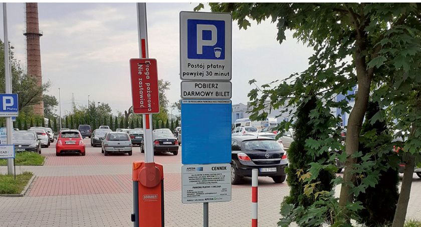 Płatne parkingi przy biurowcu COTEX. Niezadowoleni mieszkańcy osiedla…