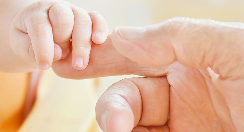 163 dzieci urodziło się dzięki programowi in vitro na Mazowszu. 18 mln zł od samorządu