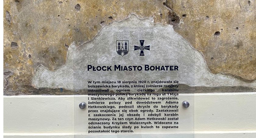 Na cześć bohaterów. Odsłonięto tablicę pamiątkową na ul. 1 Maja