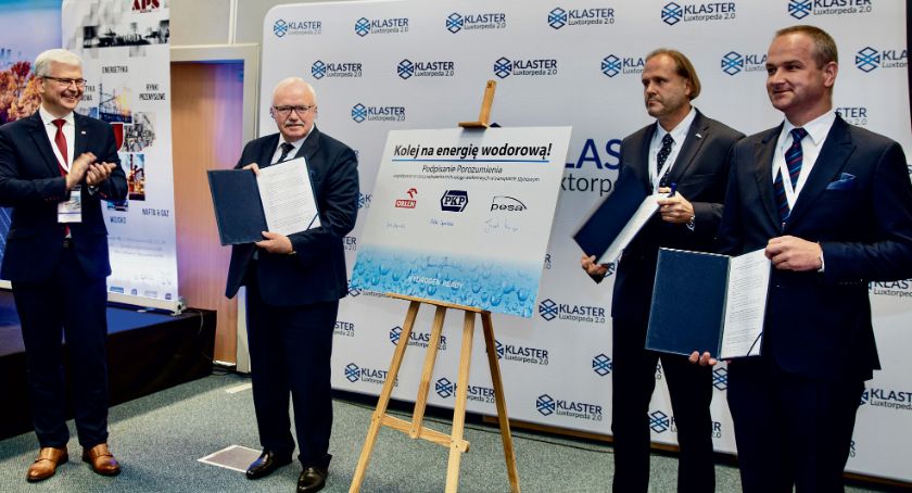 PKN ORLEN podpisał list intencyjny z PKP i PESA. Wodór w transporcie szynowym