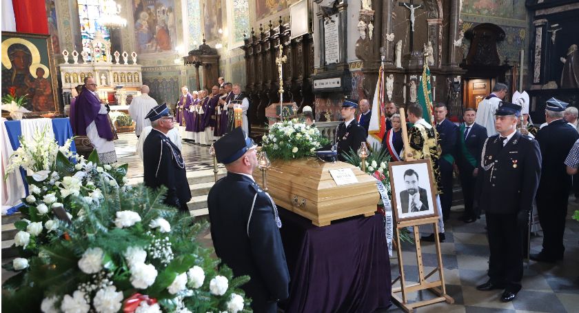Ostatnie pożegnanie starosty płockiego w katedrze [FOTO]
