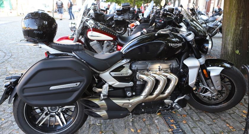 Motocykle i rycerze na starówce 