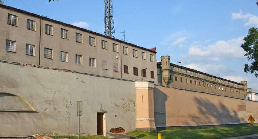 W Zakładzie Karnym obowiązują procedury covidowe. Nie spóźnij się na widzenie!