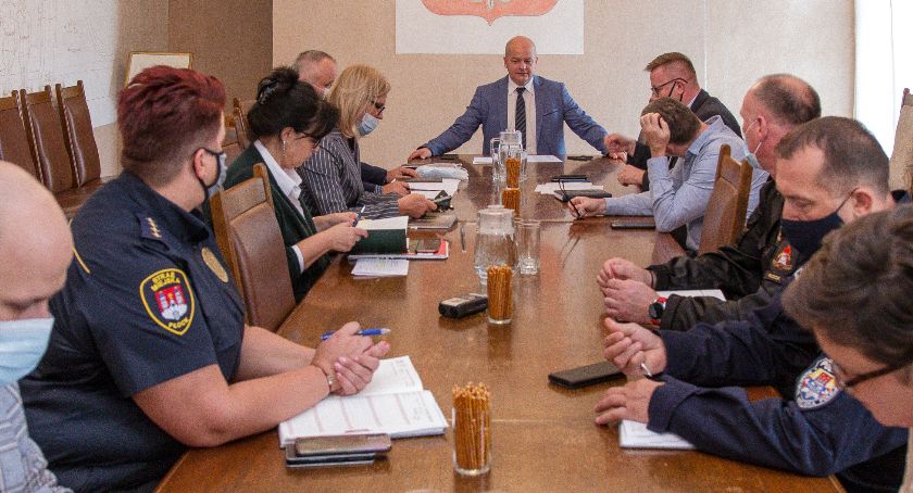 Przybywa zakażeń koronawirusem. Prezydent zwołał zespół zarządzania kryzysowego