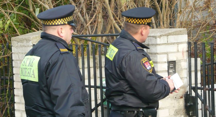 Na ul. Mościckiego zatrzymano poszukiwaną płocczankę