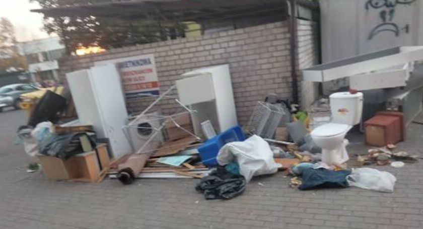 Mieszkańcy bloku z ul. Słowackiego chcą być traktowani jak inni lokatorzy. Chcą zamknięcia altany