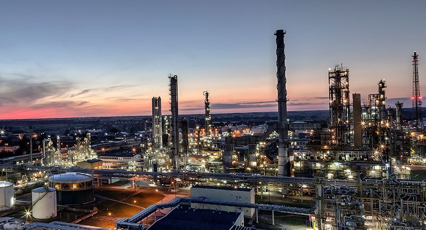 Przygotujcie się w nocy na efekty świetlne! Wszystko przez pochodnię Orlenu