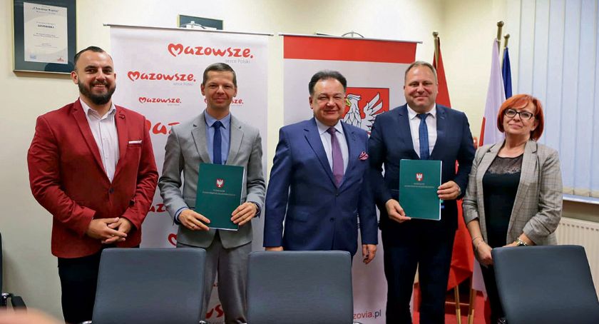 Dzięki wsparciu samorządu Mazowsza. Siłownia i oświetlenie boiska