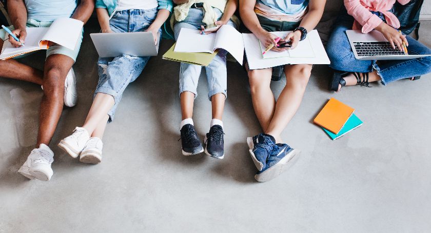 Sonda wśród płockich studentów: szczepionki, maseczki, trzecia dawka...