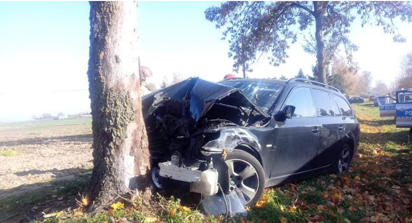 Wypadek w Borowicach. Jedna osoba w szpitalu