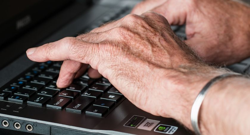 Ważne informacje dla seniorów. Warto wziąć udział w spotkaniach