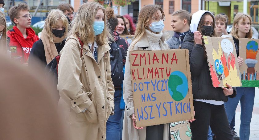Strajk na Starym Rynku. Młodzież protestuje w sprawie klimatu
