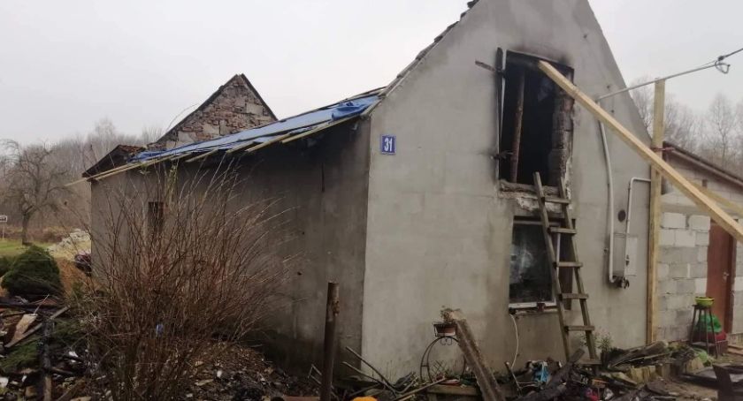 Trwa zrzutka dla pogorzelców z Ludwikowa. Liczy się każda złotówka! Ogień odebrał im wszystko...