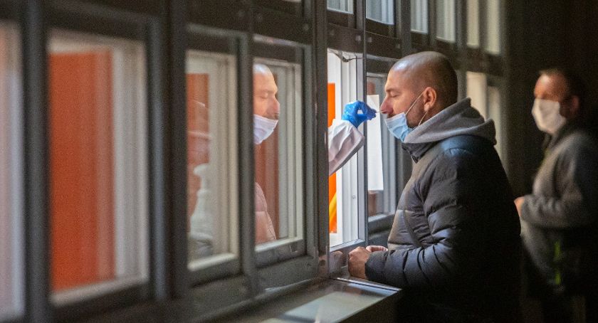 Przy Szpitalu Św. Trójcy będzie działał znów punkt DRIVE THRU. Od kiedy rusza?