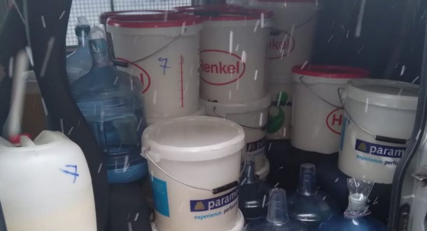 Wpadł bimbrownik z Sierpca. Stracił 150 litrów alkoholu i 500 litrów zacieru 