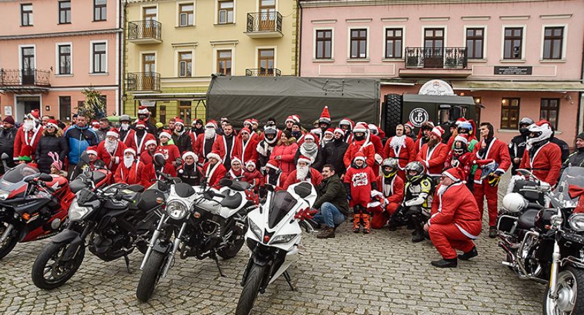 Bo płoccy motocykliści mają fantazję i gest! Moto Mikołaje i ich przyjaciele w akcji! [FOTO]