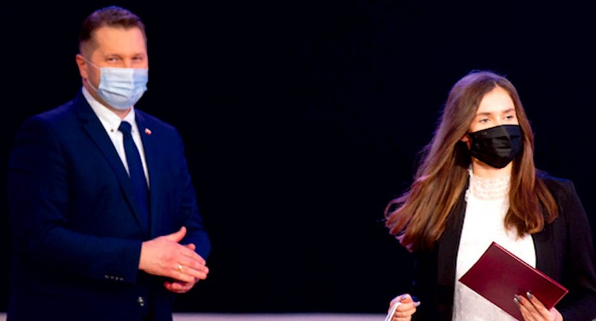 Uczennica z Czerwińska zna Norwida. Julia Murawska wyróżniona w ogólnopolskim konkursie