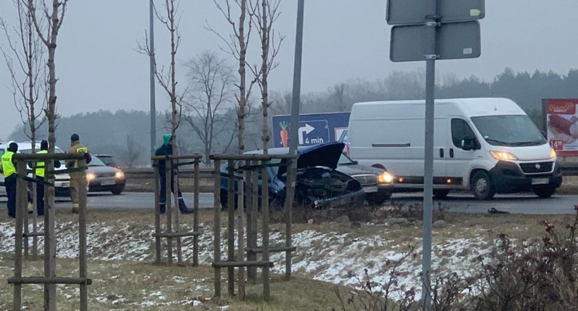 Długi korek na nowym moście. Czytelnicy ostrzegają!   