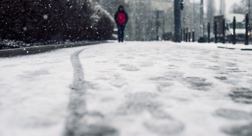 Może być ślisko na drogach i chodnikach